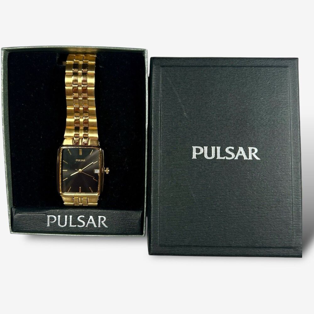 Men's Pulsar rectangular Watch Quartz. Mov't Japan VX32-X154 Gold Black date
